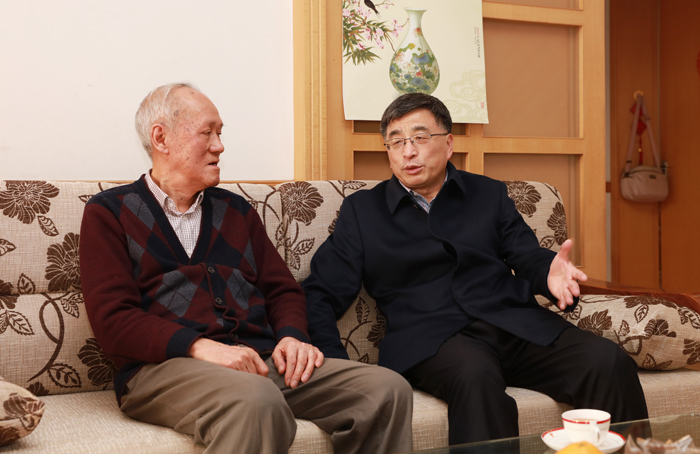 黄校长慰问民主党派人士.jpg